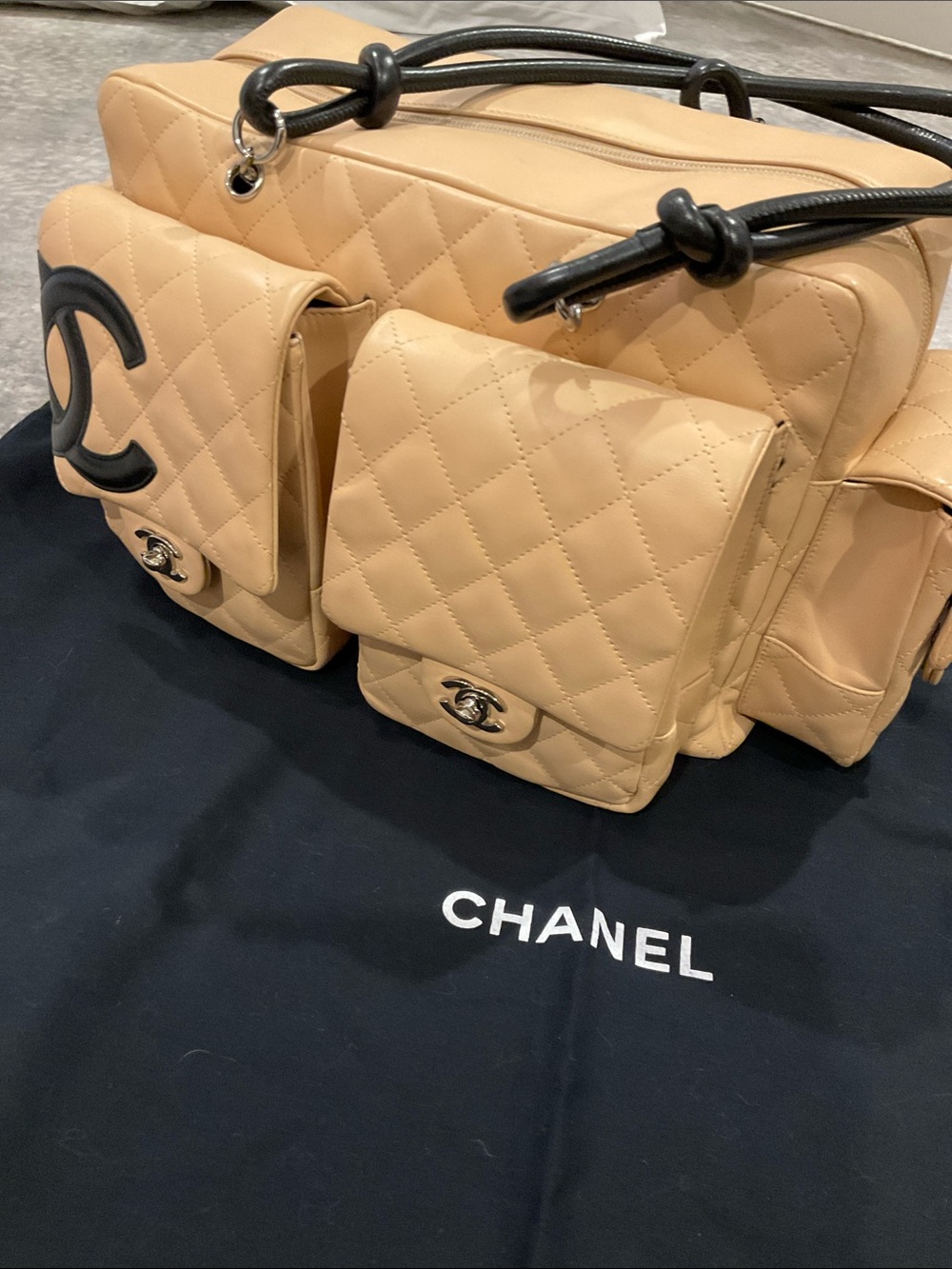 CHANEL CANBON REPORTER BAG LARGE BEIGE & BLK QUILTED - Picture 7 of 16